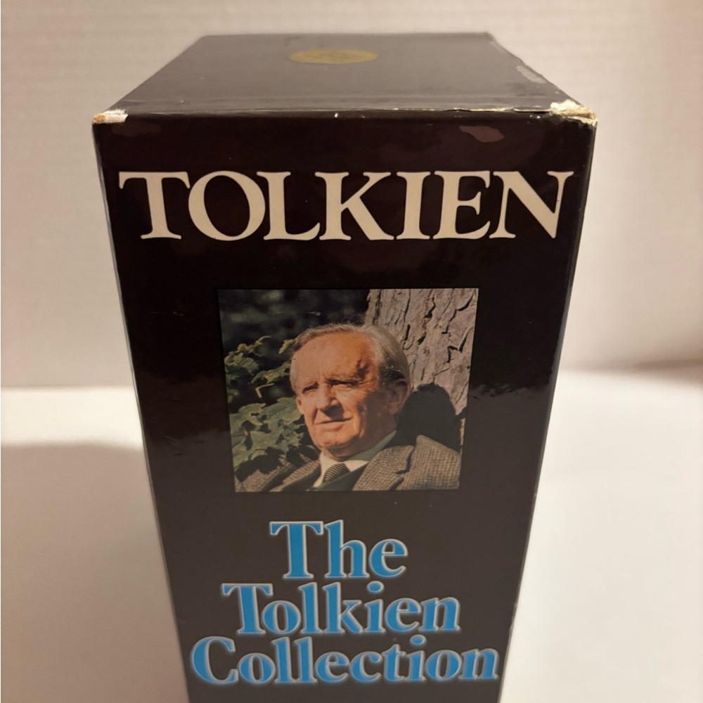 Tolkien Paperback Boxed Set - Picture 14 of 15